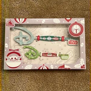NIB Disney’s Star Wars The Mandolorian Holiday Key Set